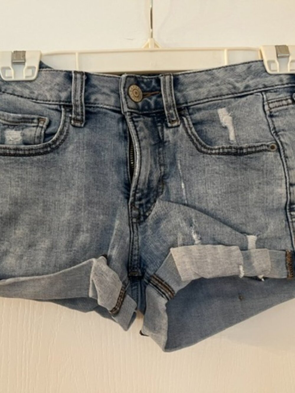 Express Light Wash Stretch Performance Signature Low Rise Denim Shorts - Size 00